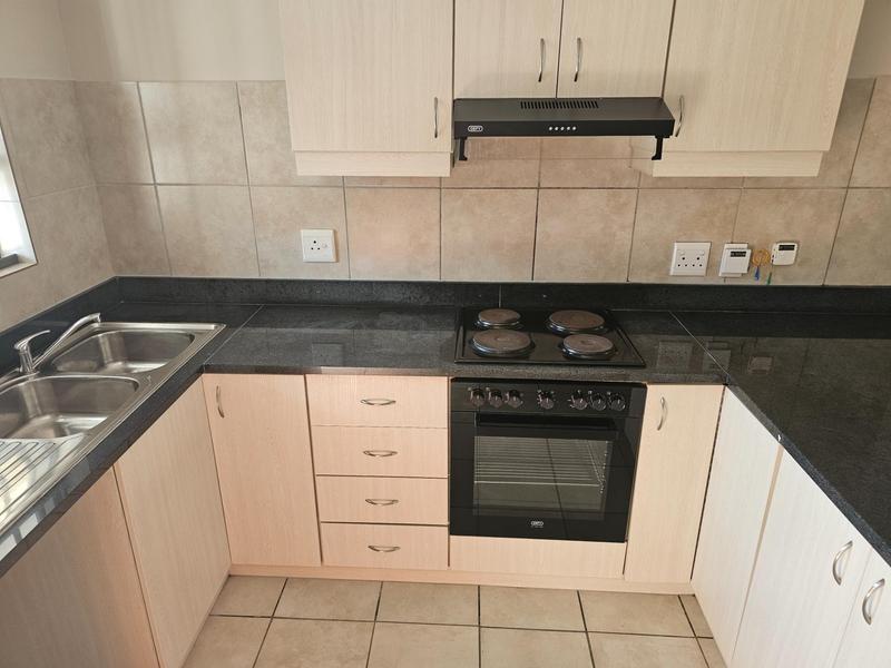 To Let 2 Bedroom Property for Rent in Burgundy Estate Western Cape